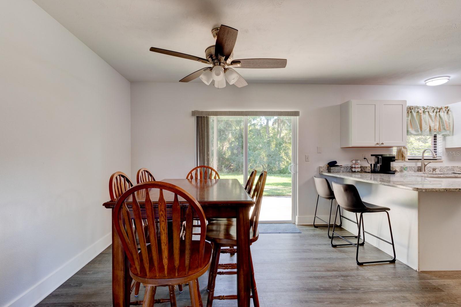 Image 5 of 18 For 1812 Enterprise Avenue #b