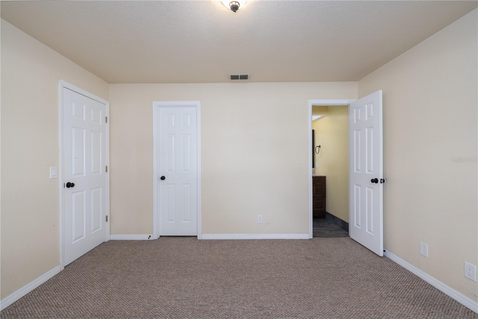 Image 15 of 41 For 600 English Oaks Drive