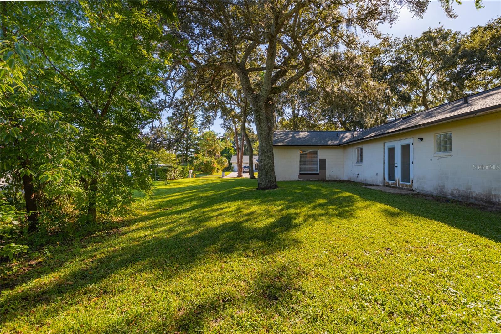 Image 27 of 41 For 600 English Oaks Drive