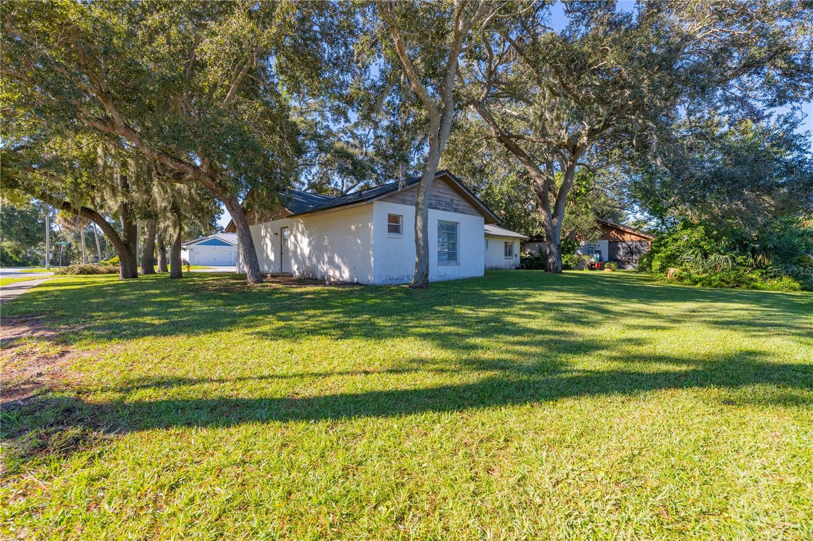 Image 28 of 41 For 600 English Oaks Drive