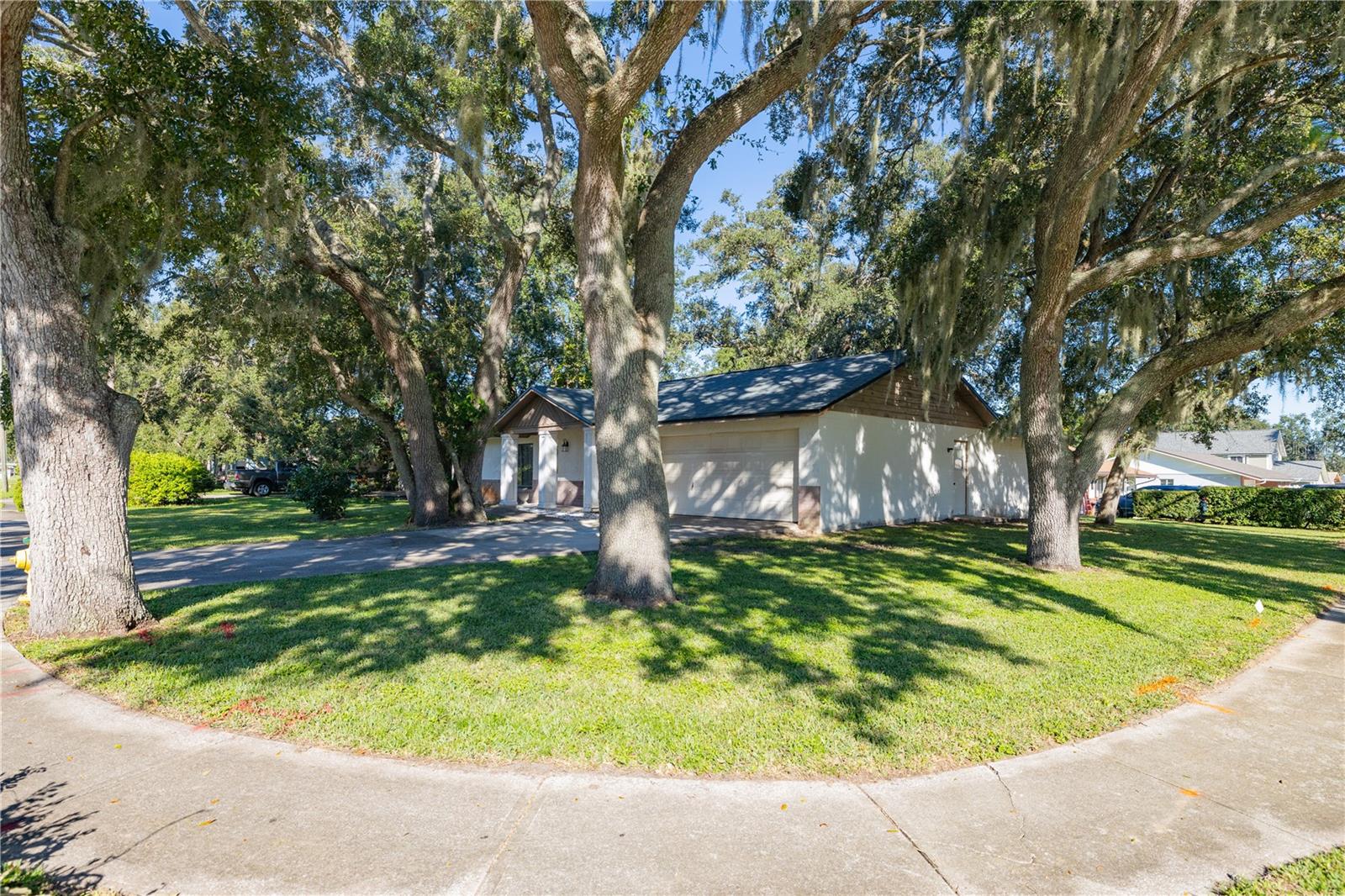 Image 31 of 41 For 600 English Oaks Drive