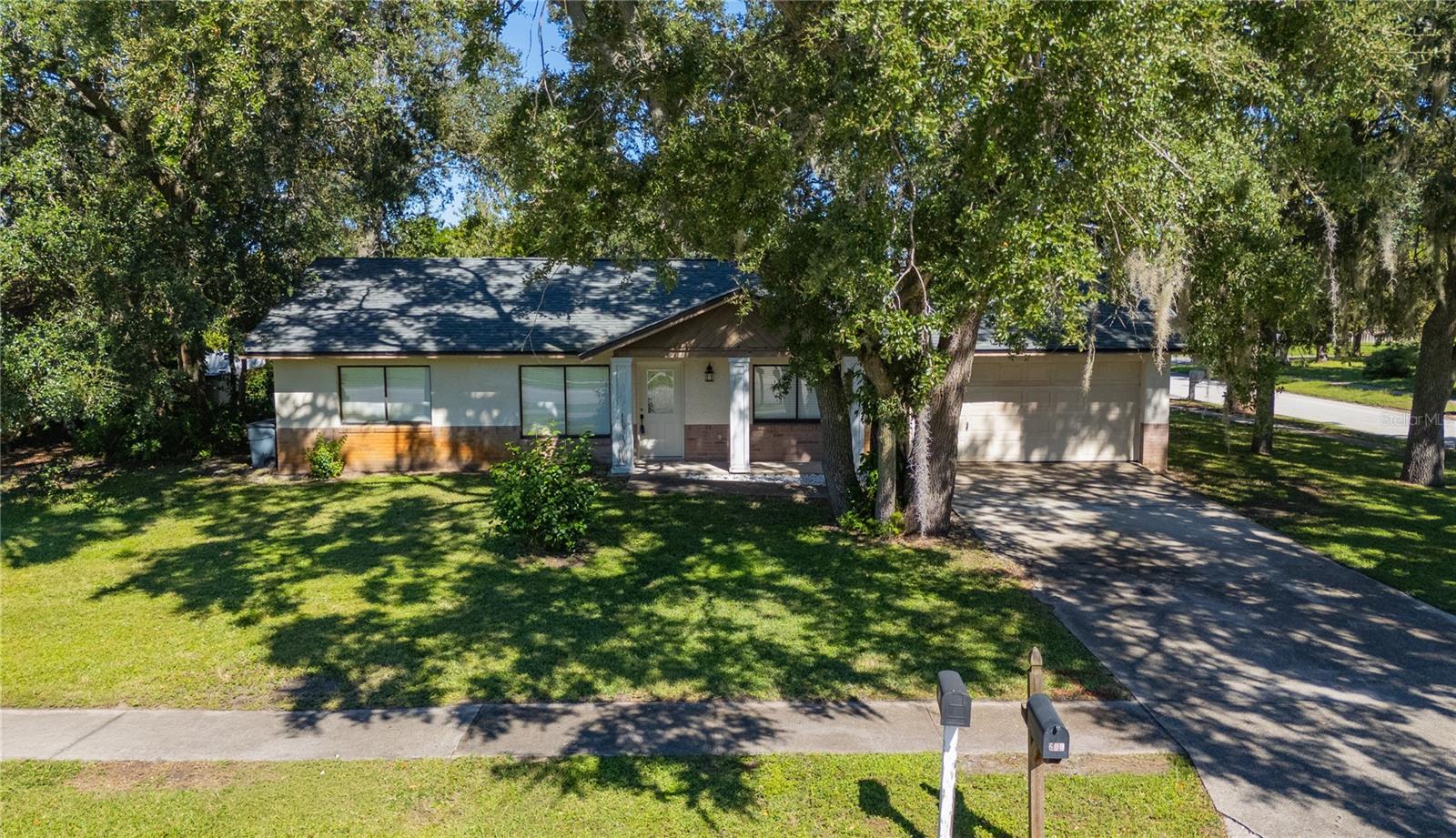 Image 32 of 41 For 600 English Oaks Drive