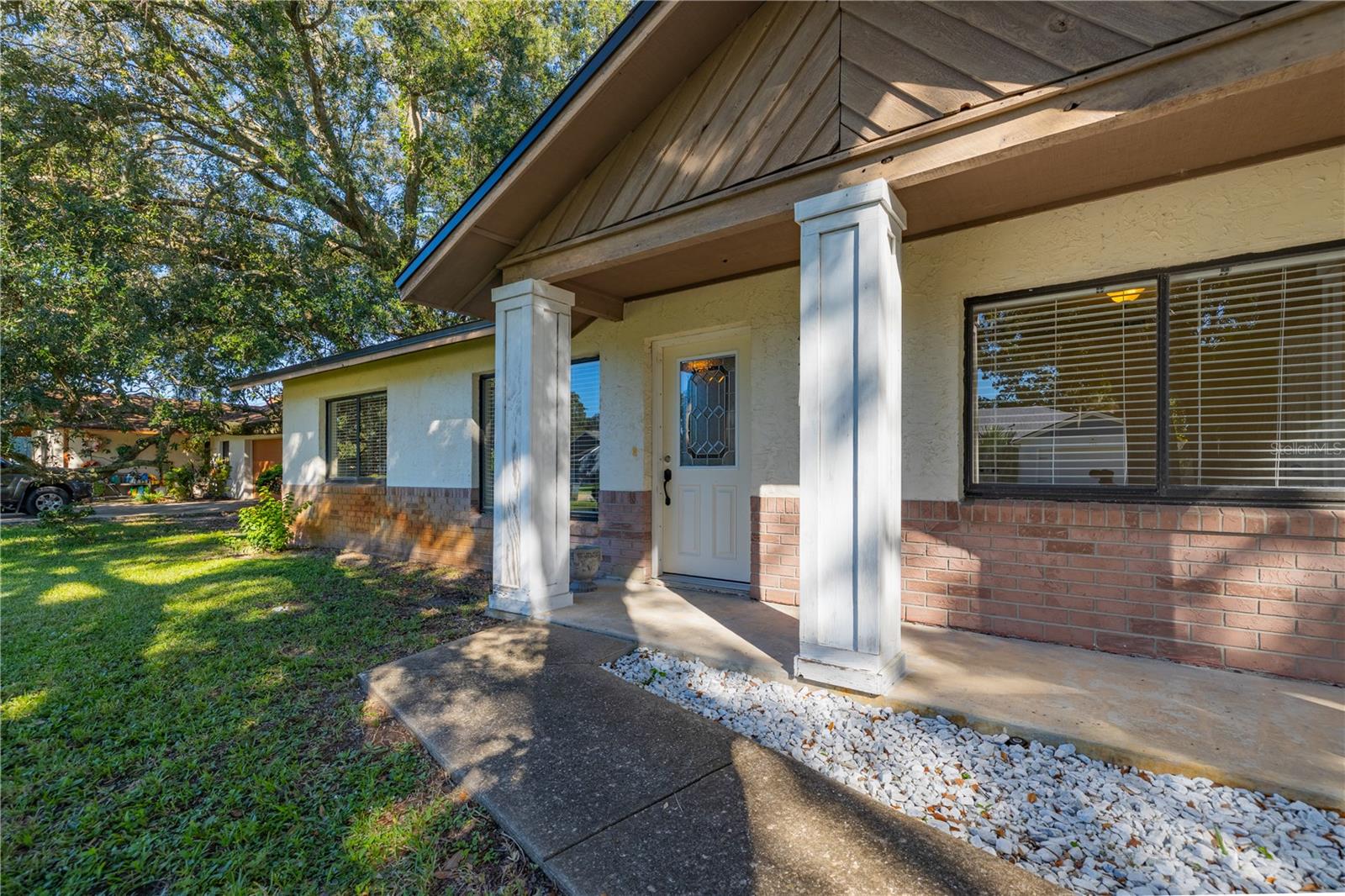 Image 5 of 41 For 600 English Oaks Drive