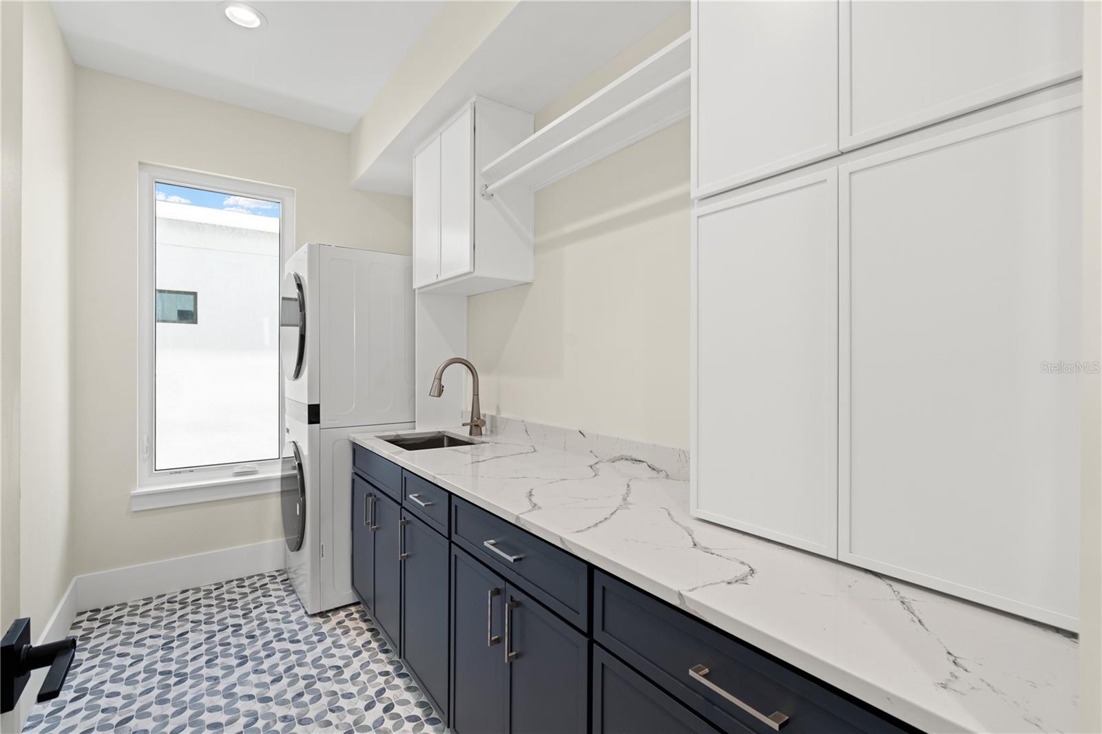Image 62 of 100 For 427 Columbus Avenue