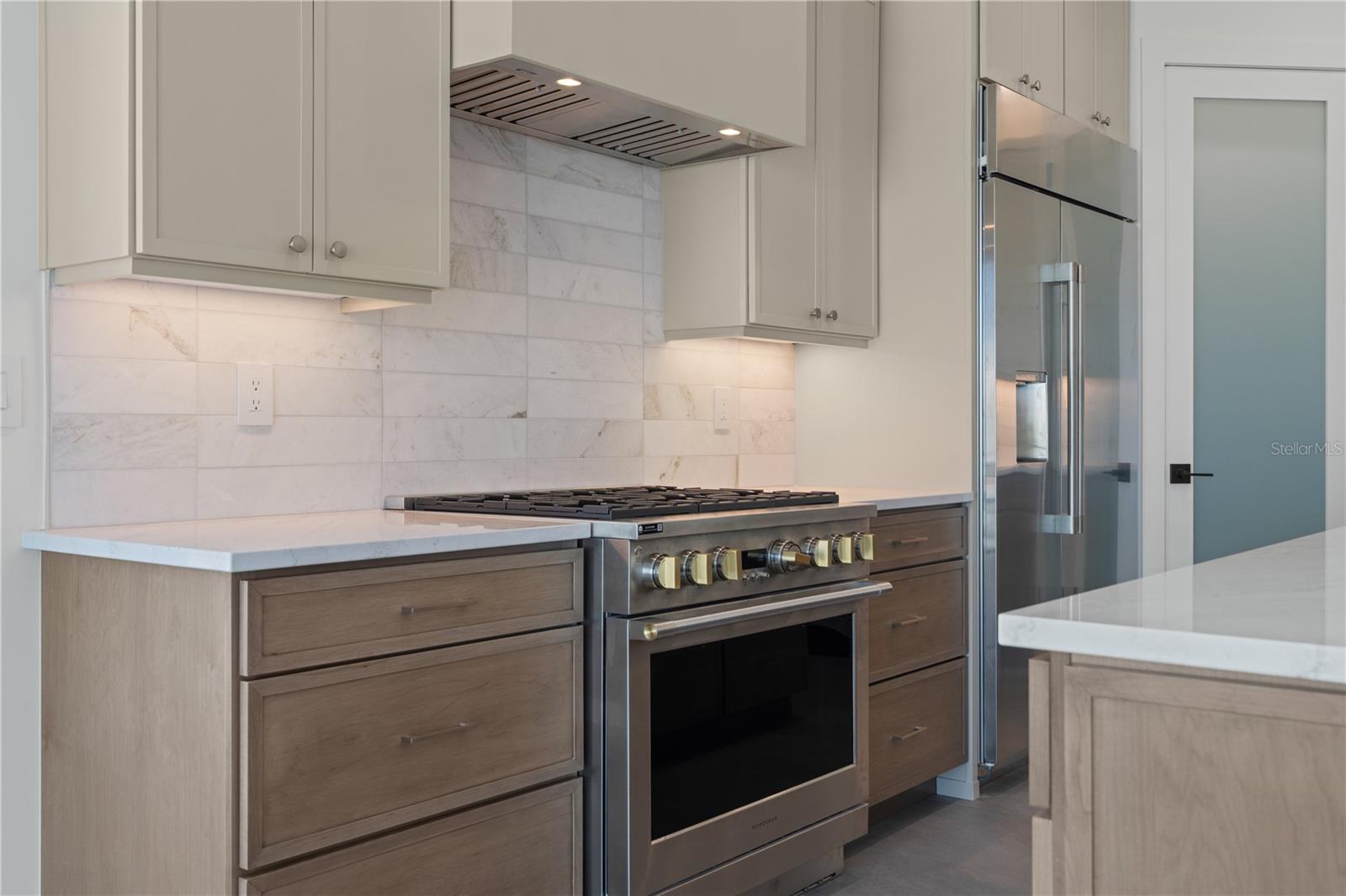 Image 83 of 100 For 427 Columbus Avenue