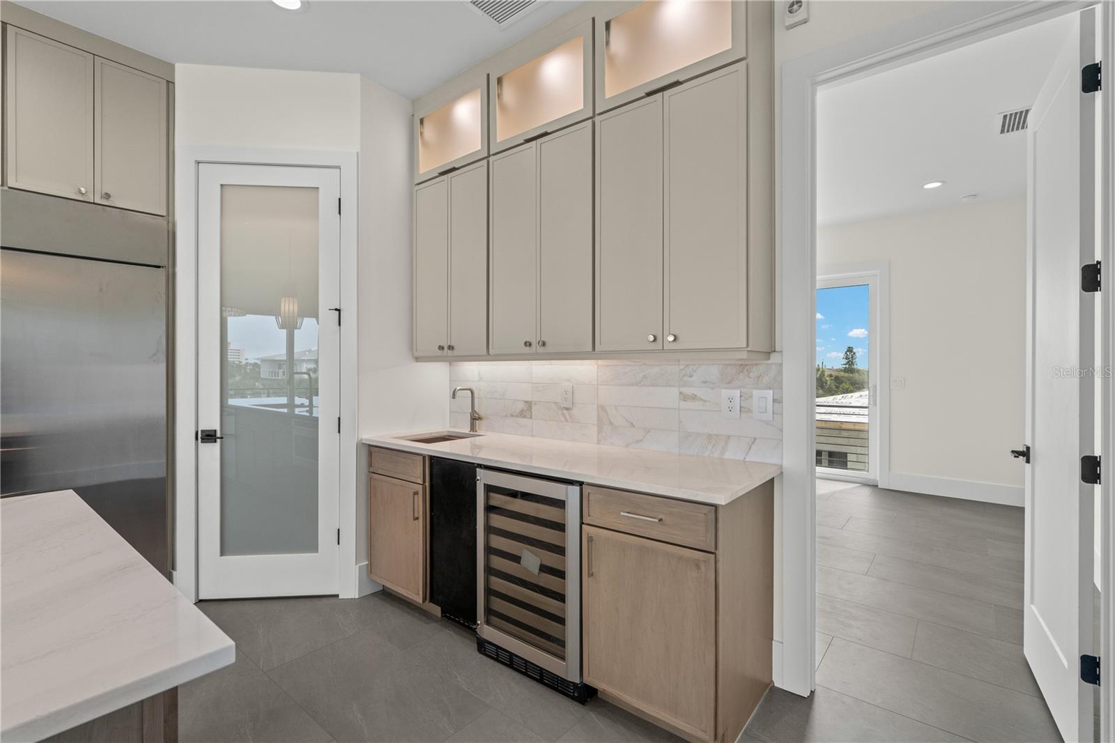 Image 85 of 100 For 427 Columbus Avenue