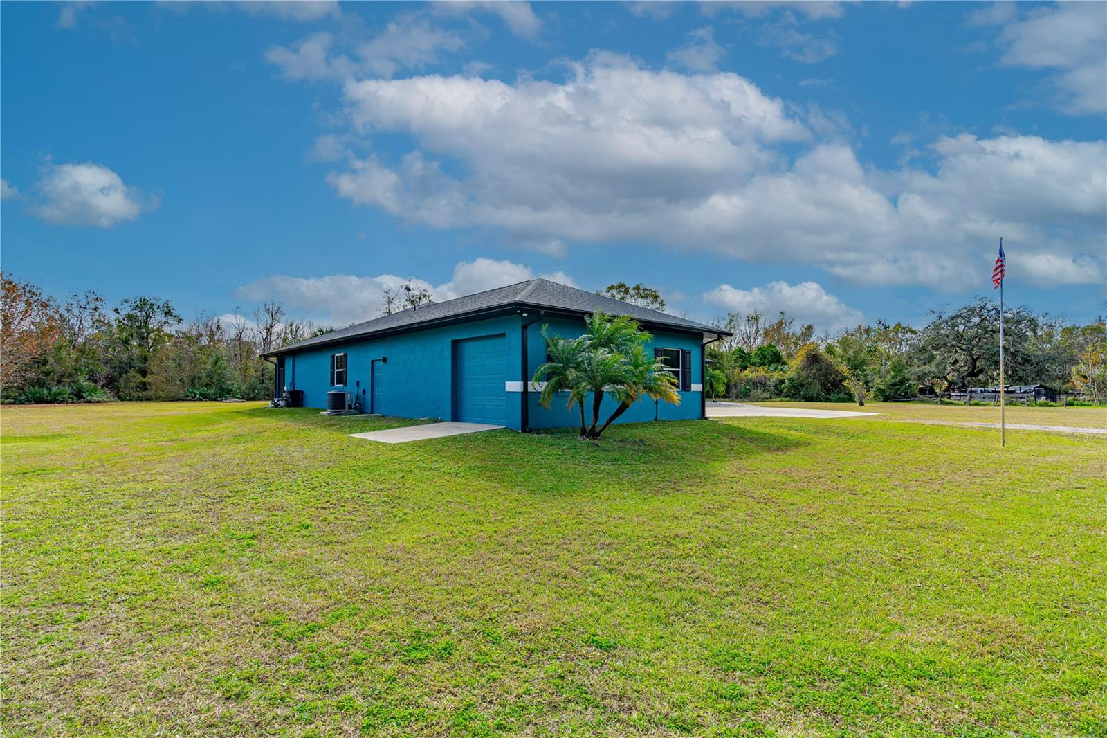 Image 17 of 58 For 1975 Spruce Creek Circle N