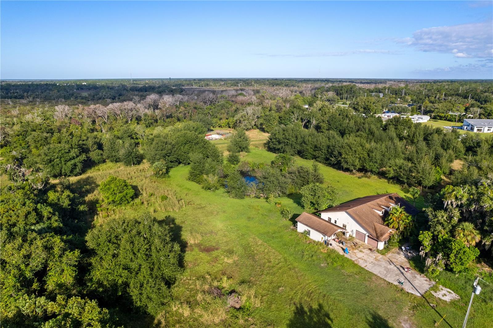 Image 8 of 13 For 2342 Singleton Avenue