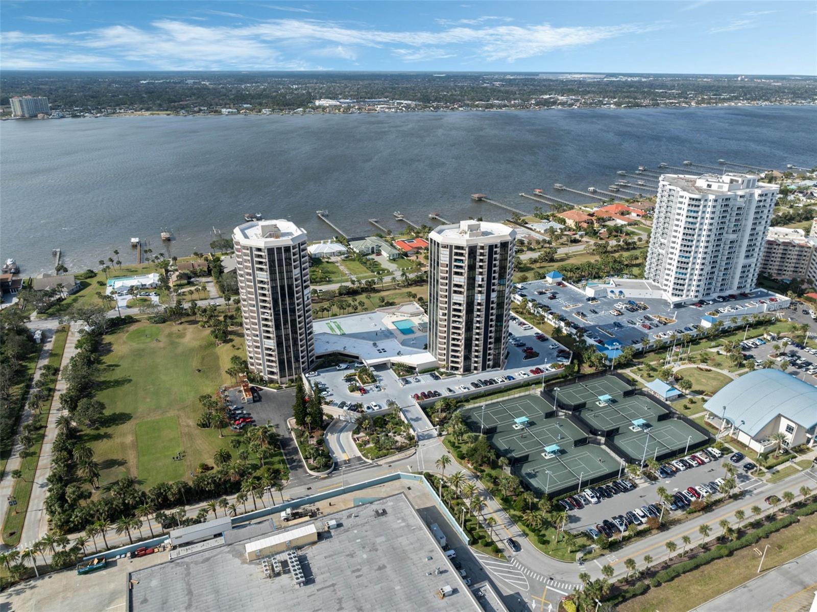 Image 30 of 43 For 1 Oceans West Boulevard 11a3