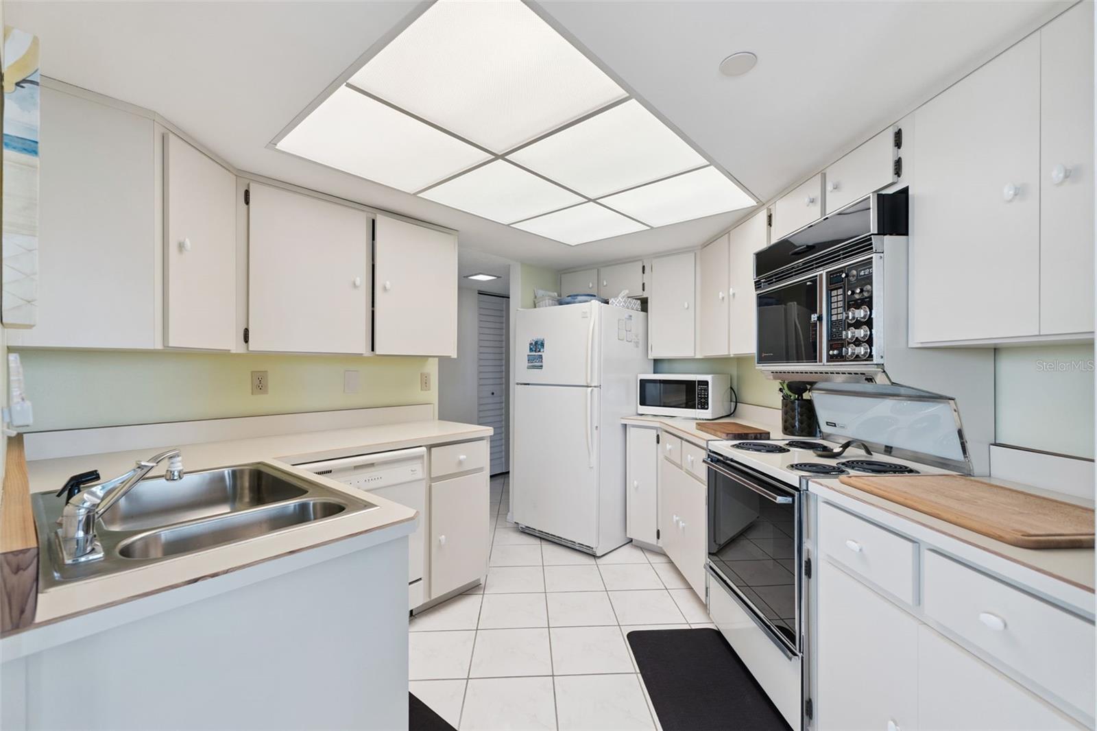 Image 9 of 43 For 1 Oceans West Boulevard 11a3