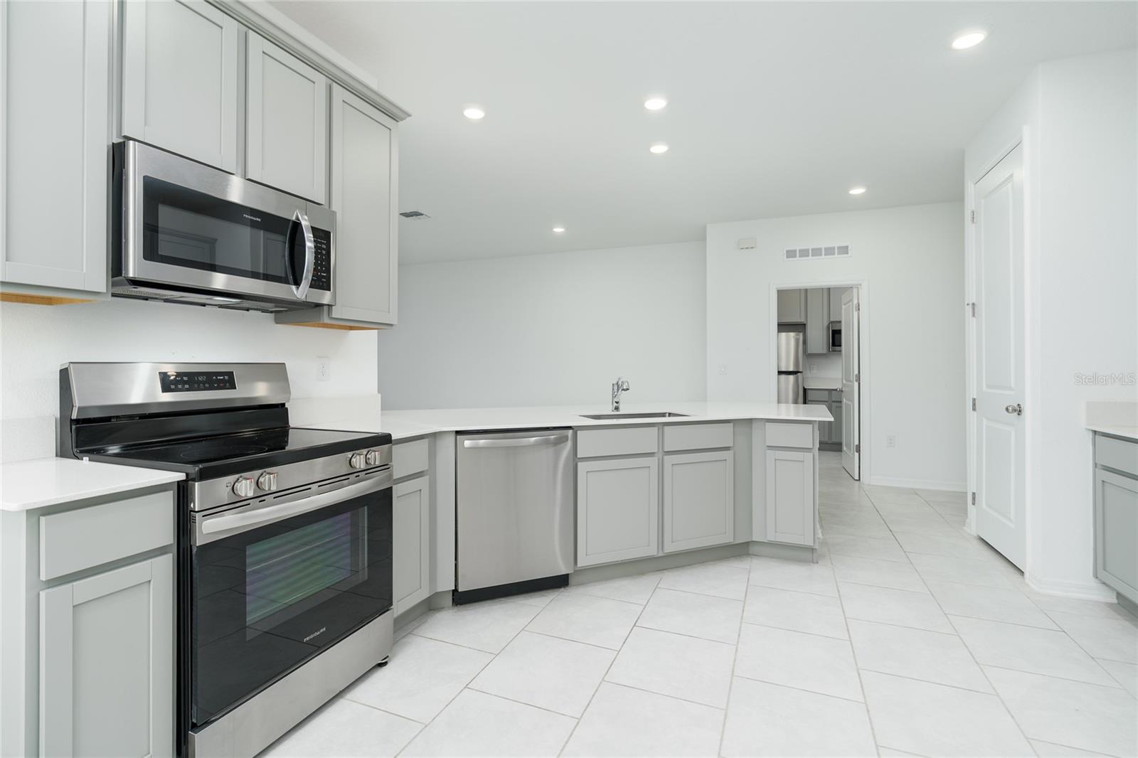 Image 7 of 63 For 3919 Willowbrook Drive