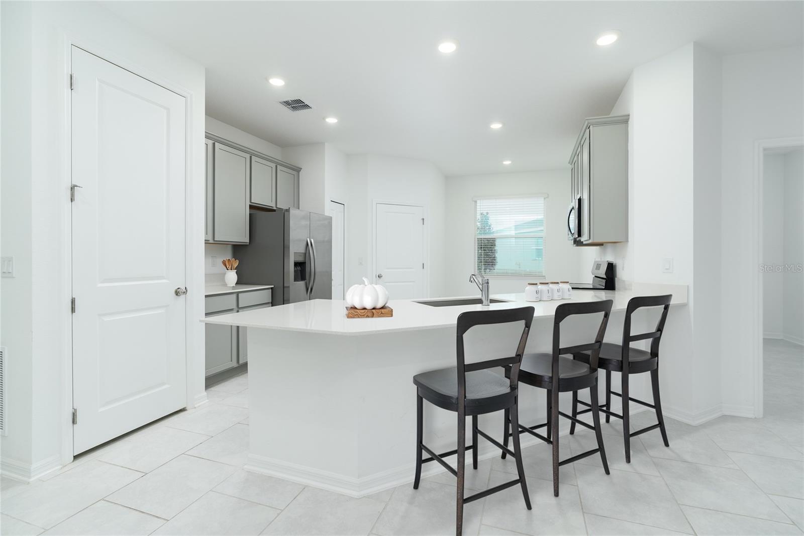 Image 9 of 63 For 3919 Willowbrook Drive