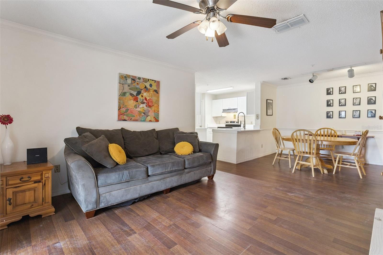 Image 10 of 19 For 1950 Summer Club Drive 214