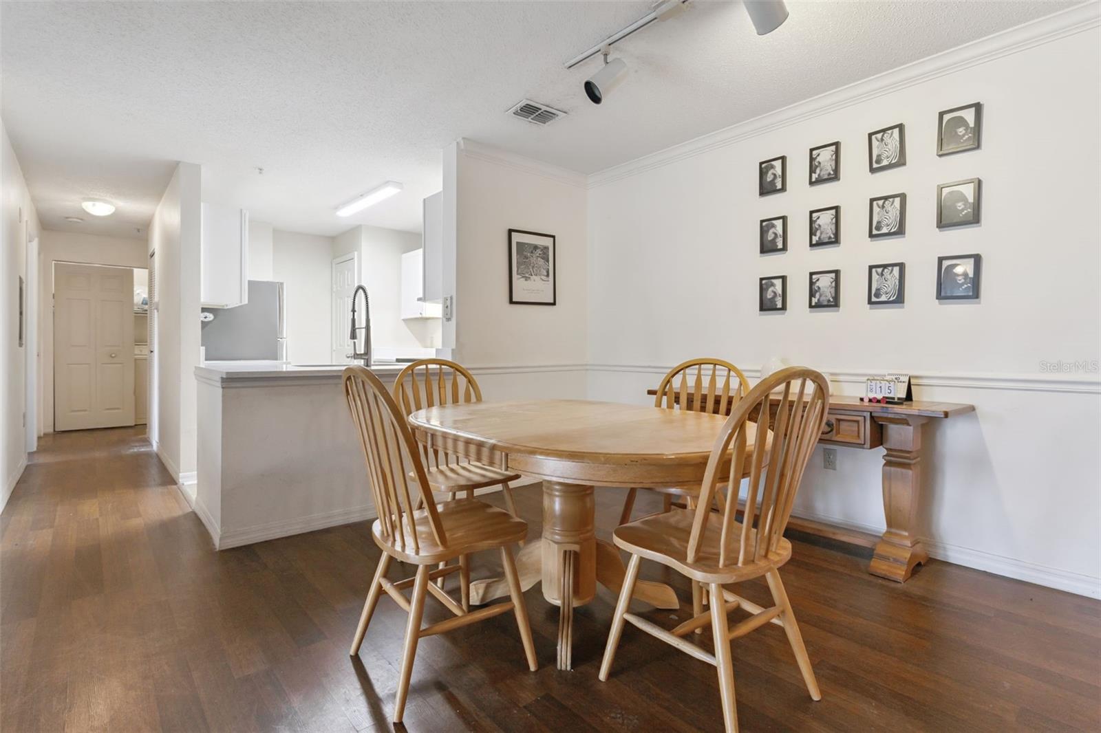 Image 11 of 19 For 1950 Summer Club Drive 214