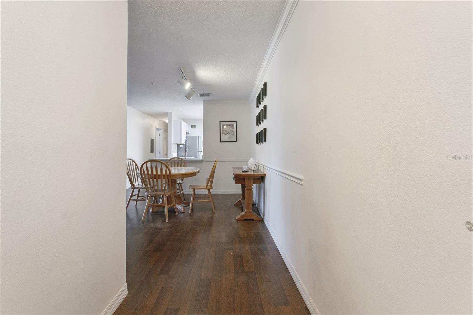 Image 12 of 19 For 1950 Summer Club Drive 214