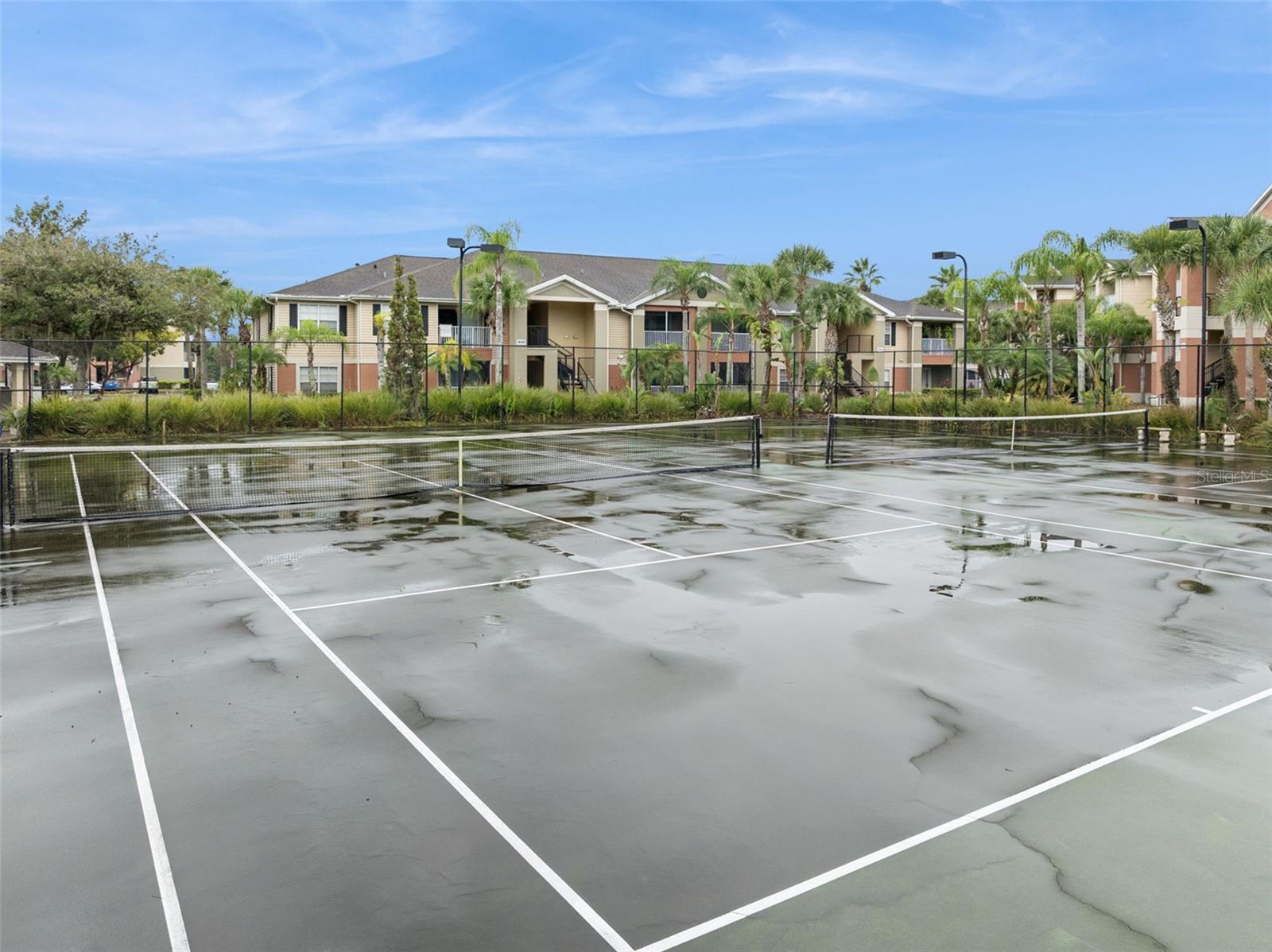 Image 4 of 19 For 1950 Summer Club Drive 214