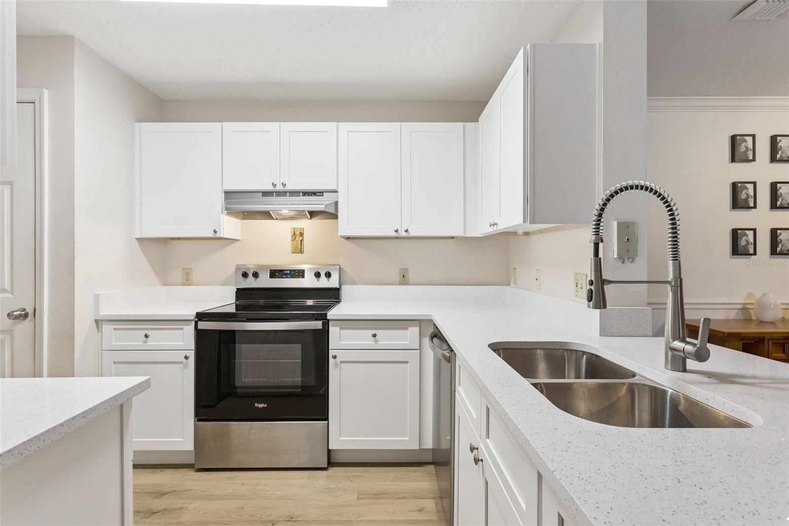 Image 5 of 19 For 1950 Summer Club Drive 214