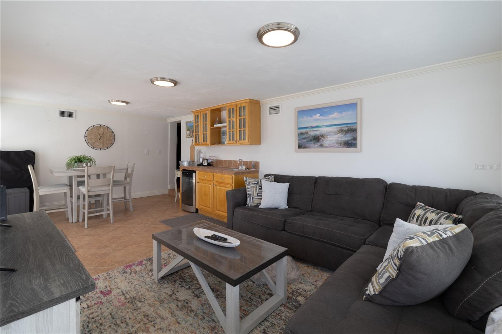 Image 13 of 23 For 813 6th Avenue