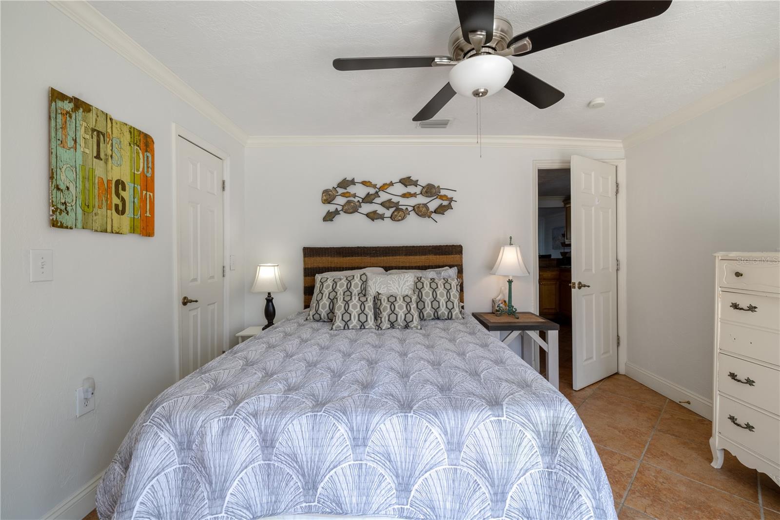 Image 15 of 23 For 813 6th Avenue