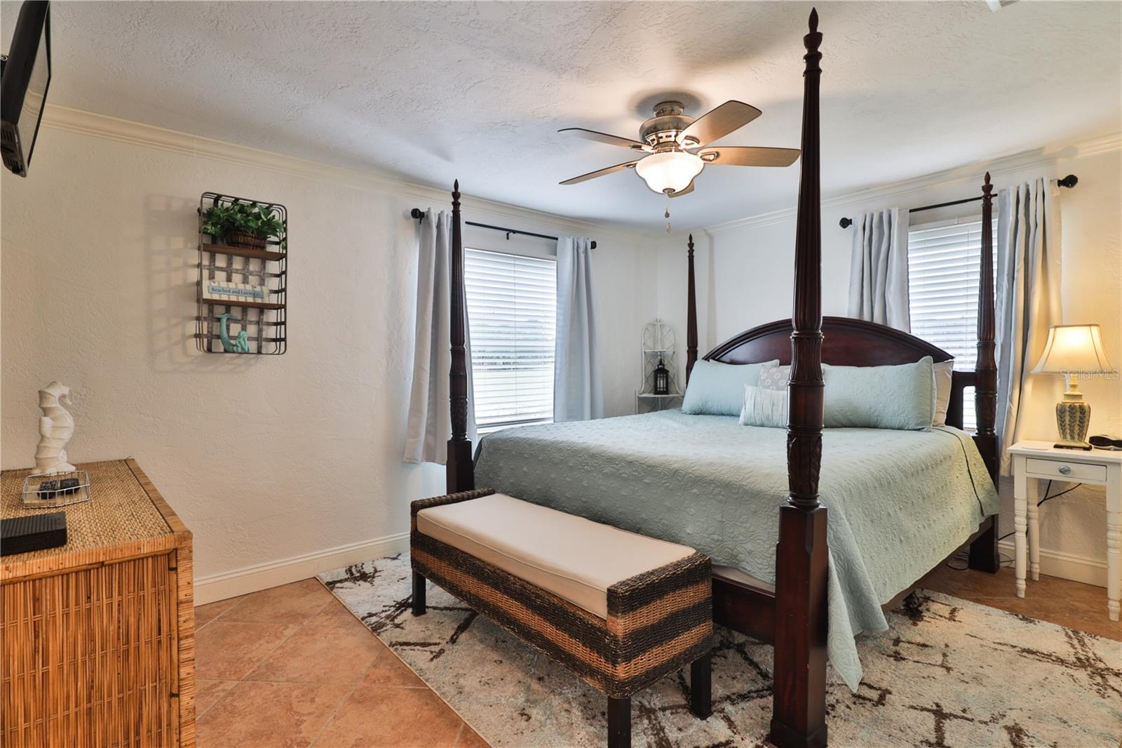 Image 18 of 23 For 813 6th Avenue