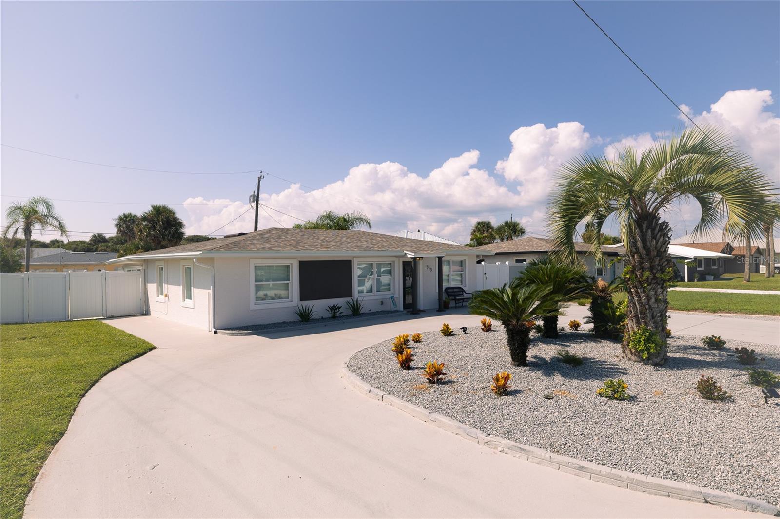 Image 4 of 23 For 813 6th Avenue