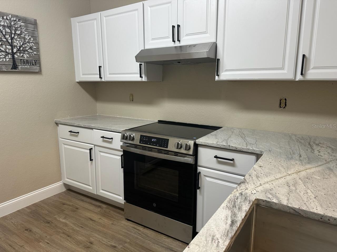 Image 11 of 48 For 824 Camargo Way 106