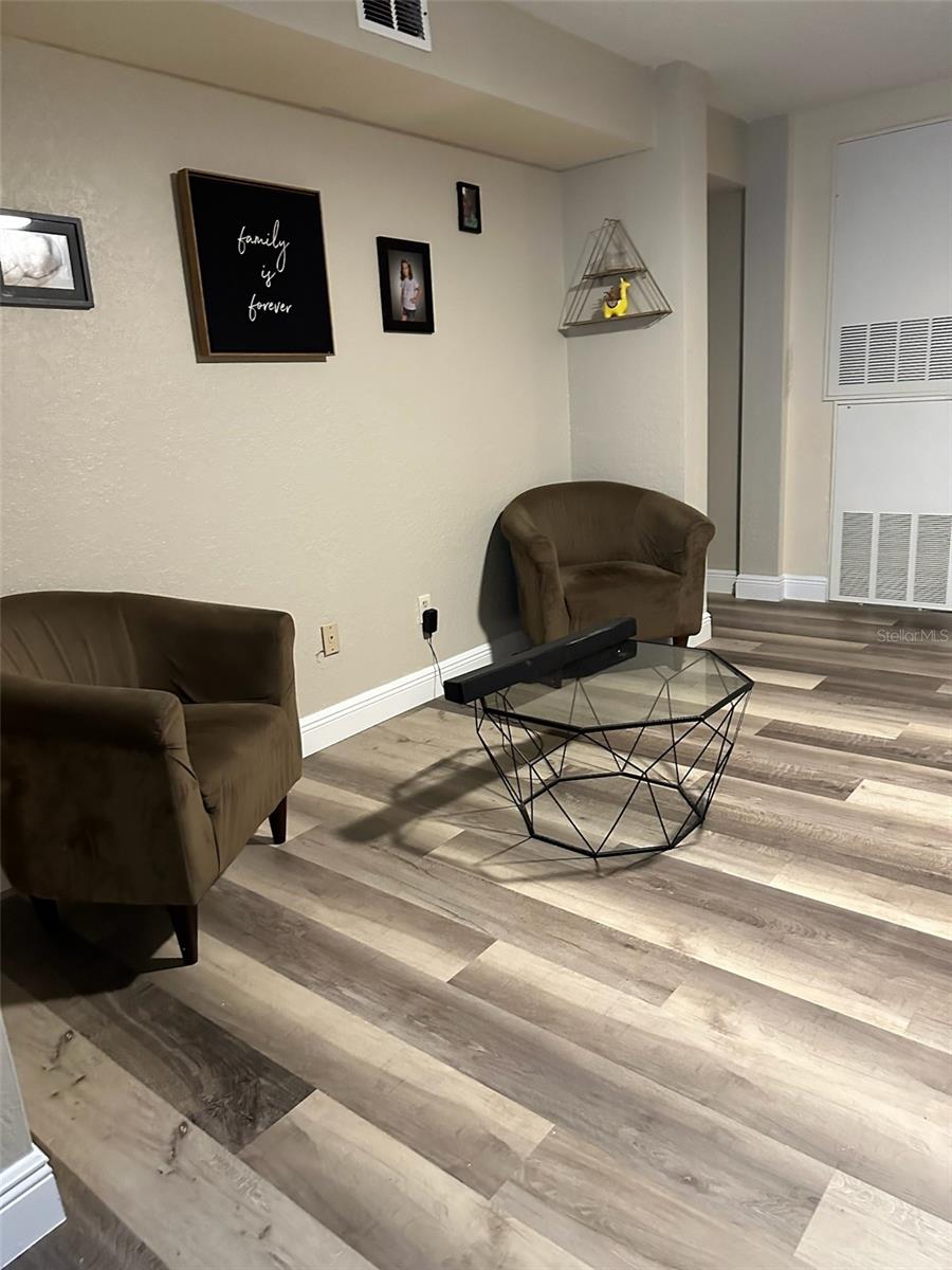 Image 17 of 48 For 824 Camargo Way 106