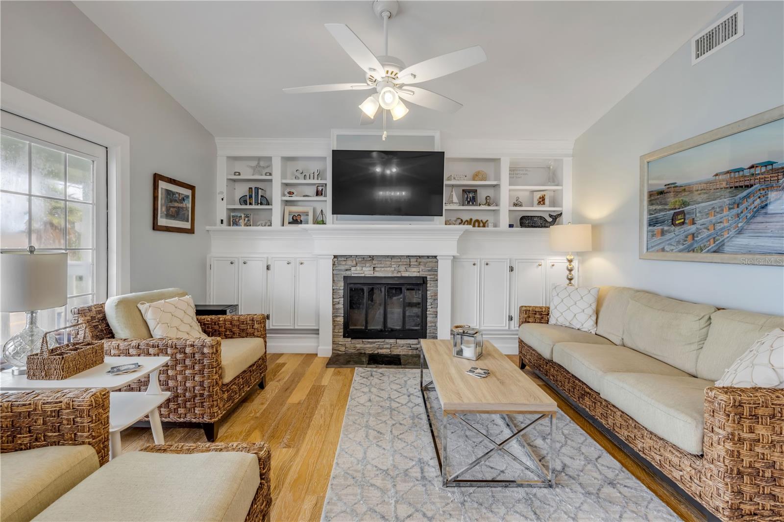 Image 12 of 50 For 4700 Saxon Drive