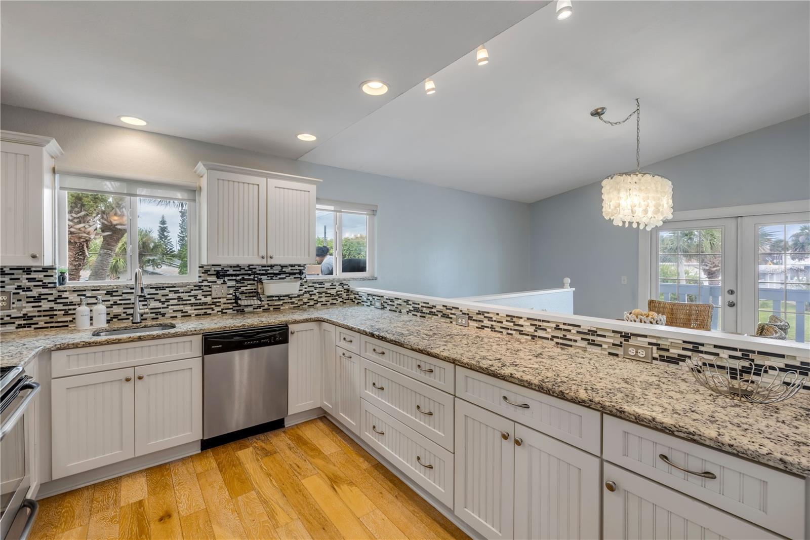 Image 13 of 50 For 4700 Saxon Drive