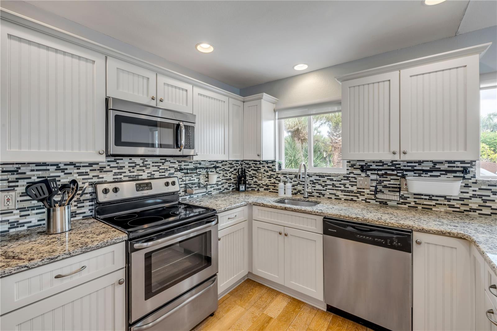 Image 14 of 50 For 4700 Saxon Drive