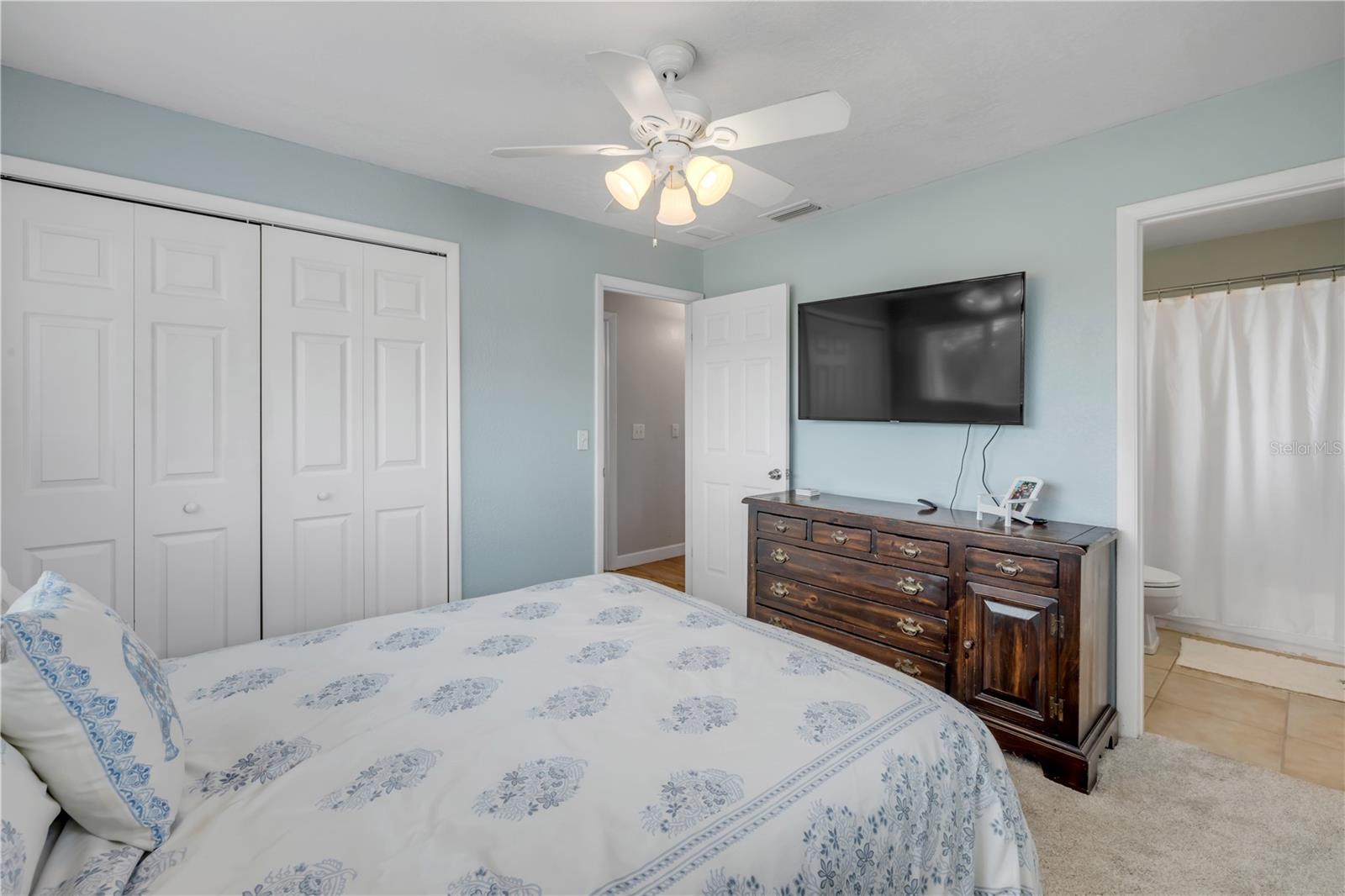 Image 22 of 50 For 4700 Saxon Drive