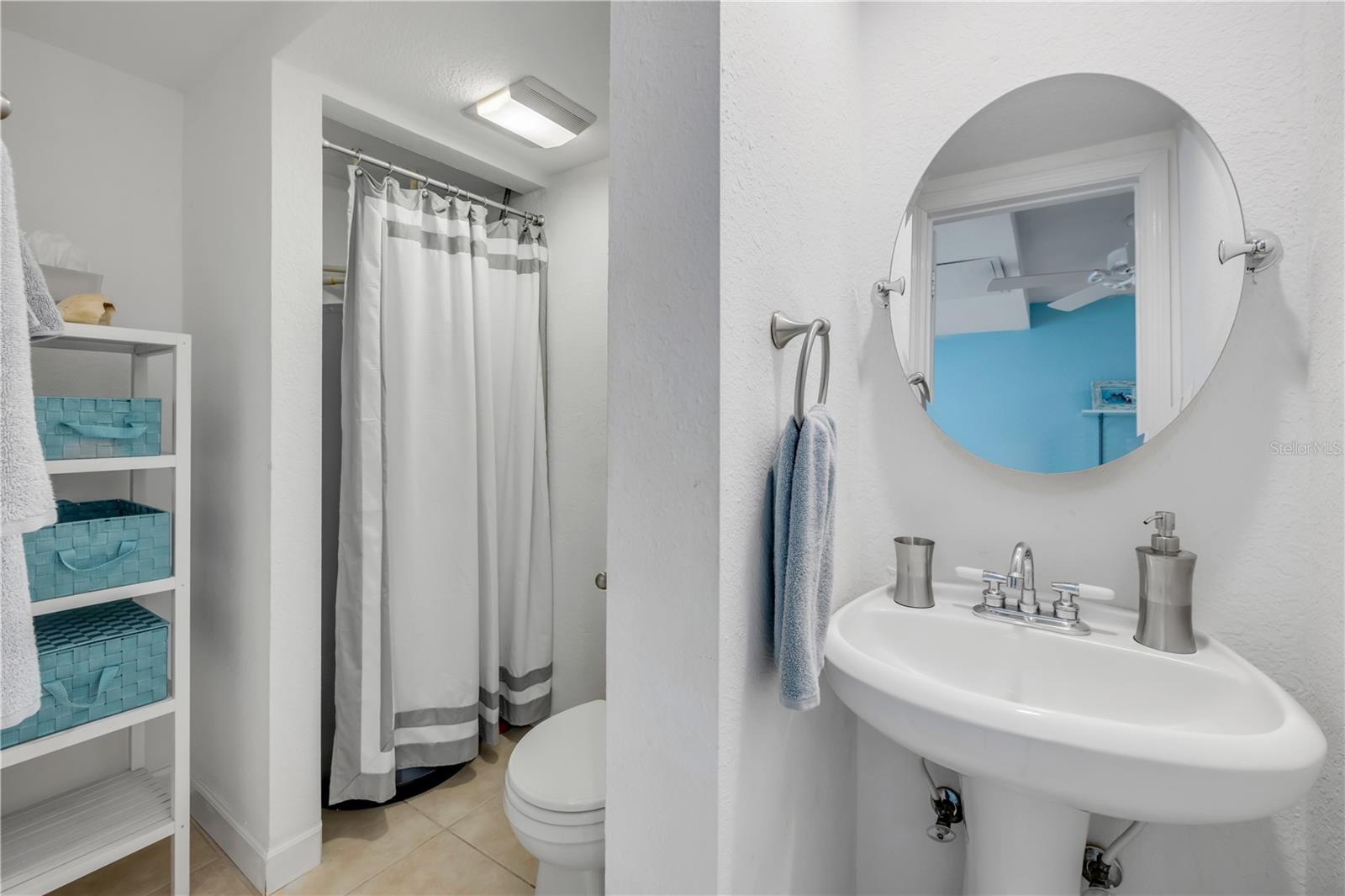 Image 32 of 50 For 4700 Saxon Drive