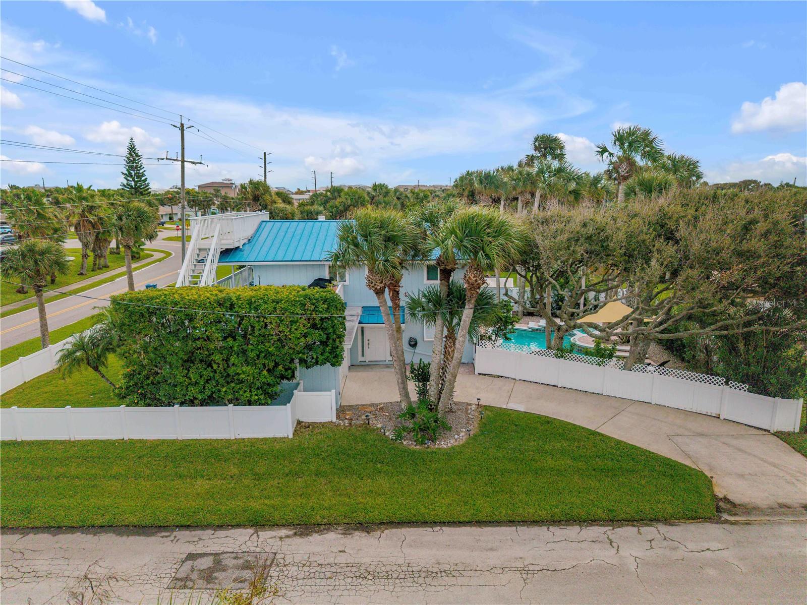 Image 47 of 50 For 4700 Saxon Drive