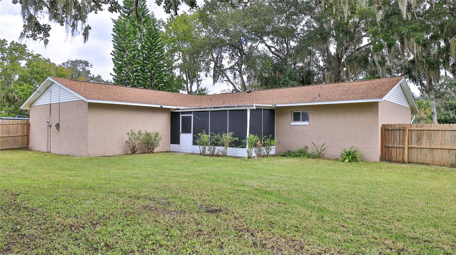 Image 15 of 36 For 1604 Umbrella Tree Drive