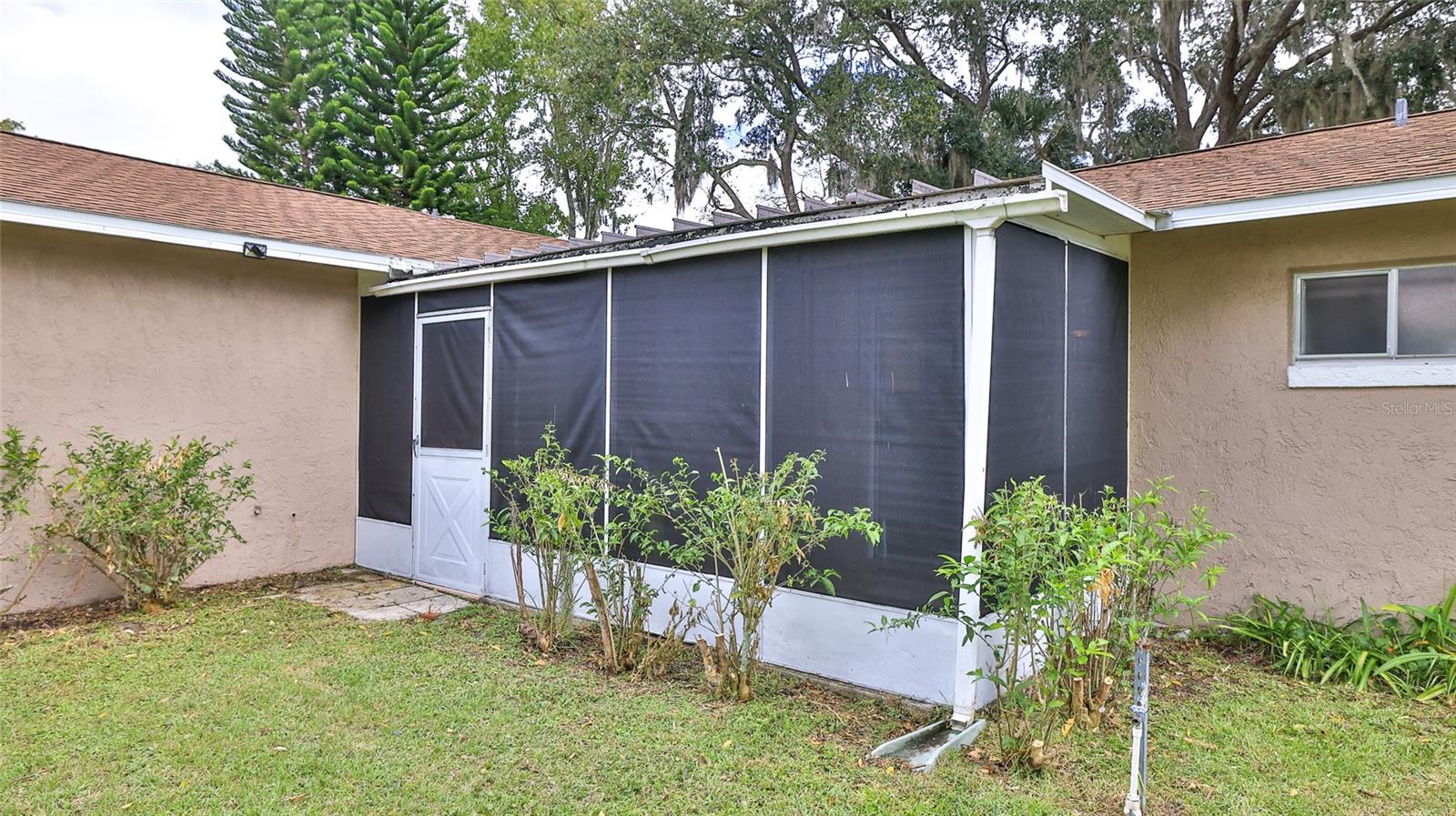 Image 17 of 36 For 1604 Umbrella Tree Drive