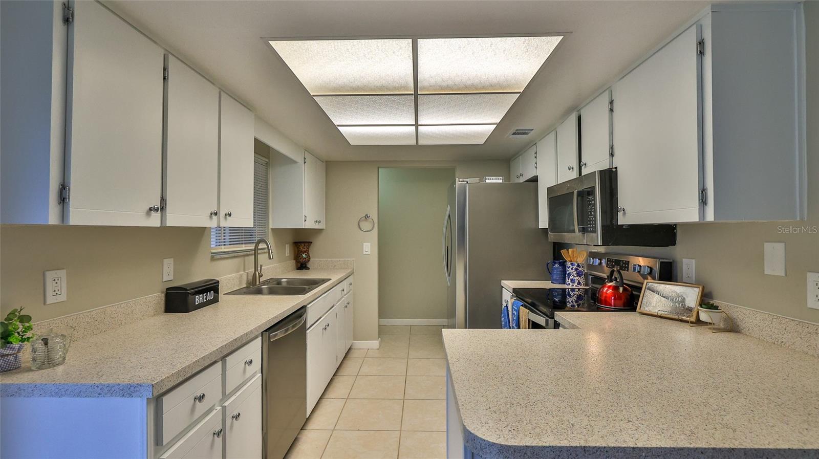 Image 20 of 36 For 1604 Umbrella Tree Drive