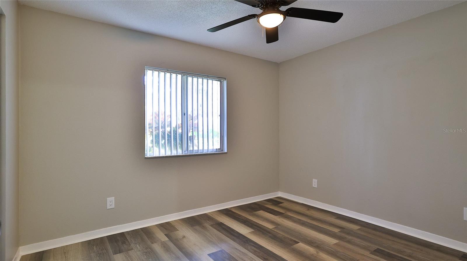 Image 27 of 36 For 1604 Umbrella Tree Drive