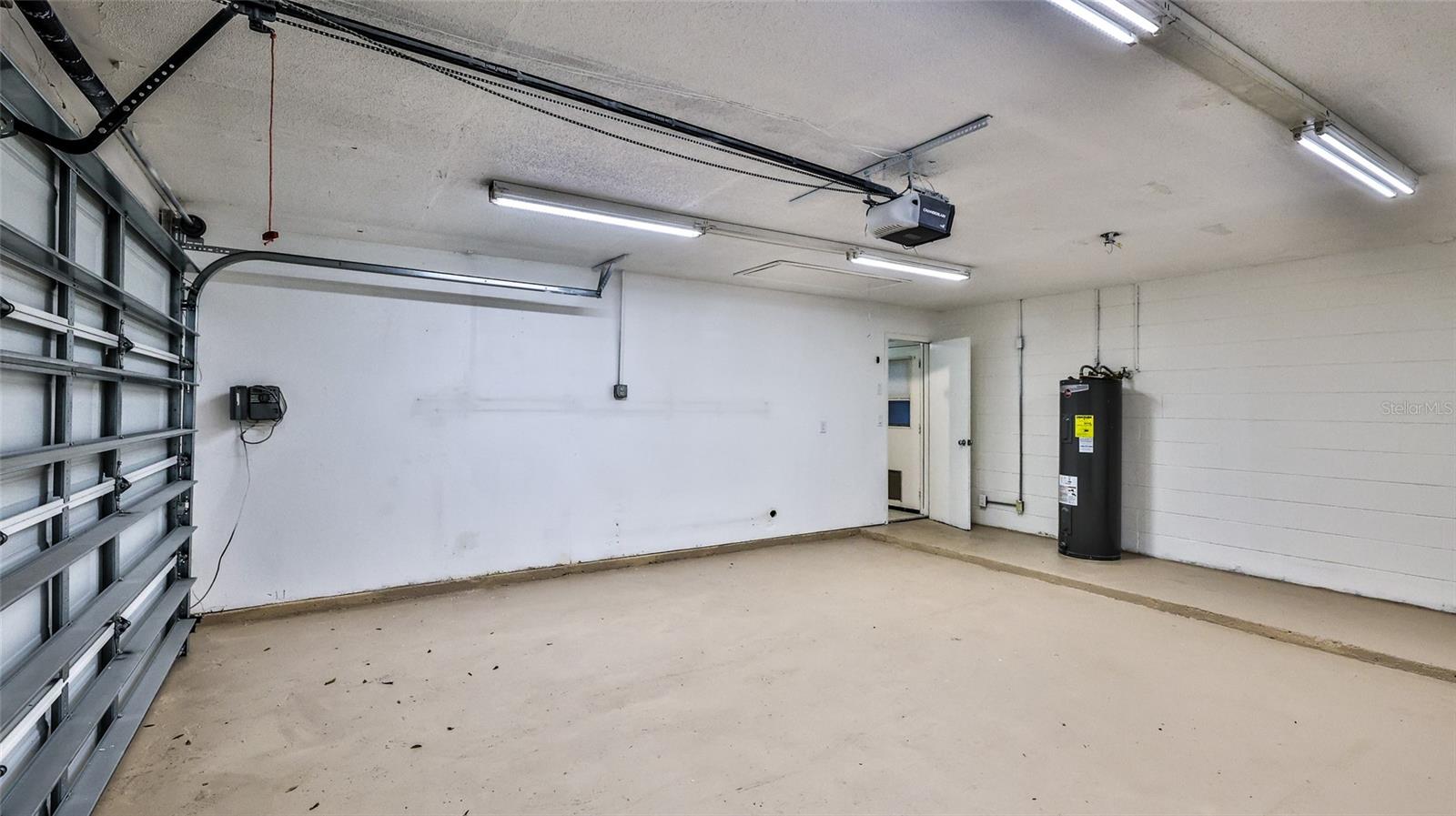 Image 8 of 36 For 1604 Umbrella Tree Drive