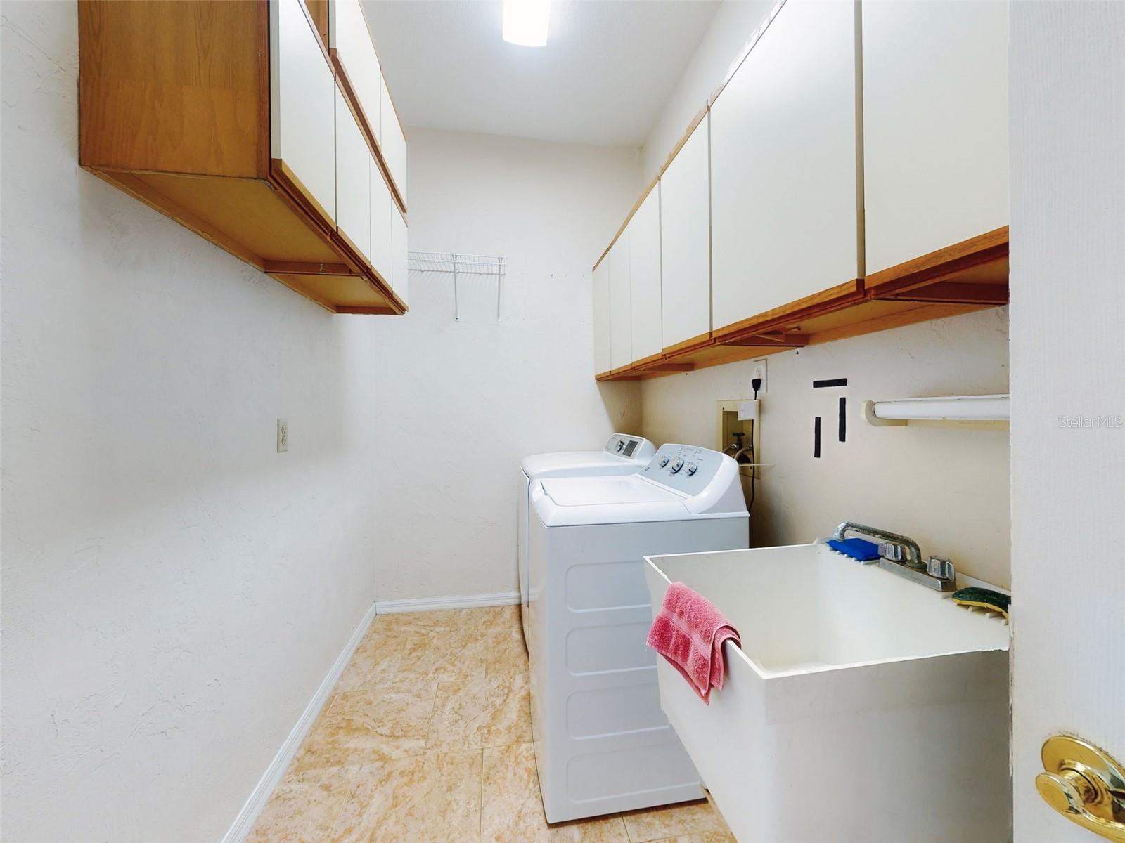 Image 12 of 81 For 134 Sea Street