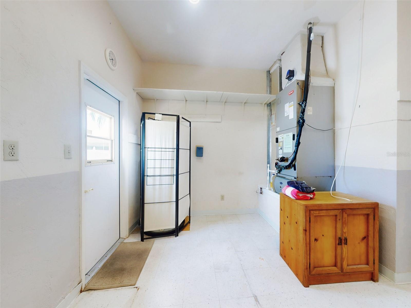 Image 15 of 81 For 134 Sea Street