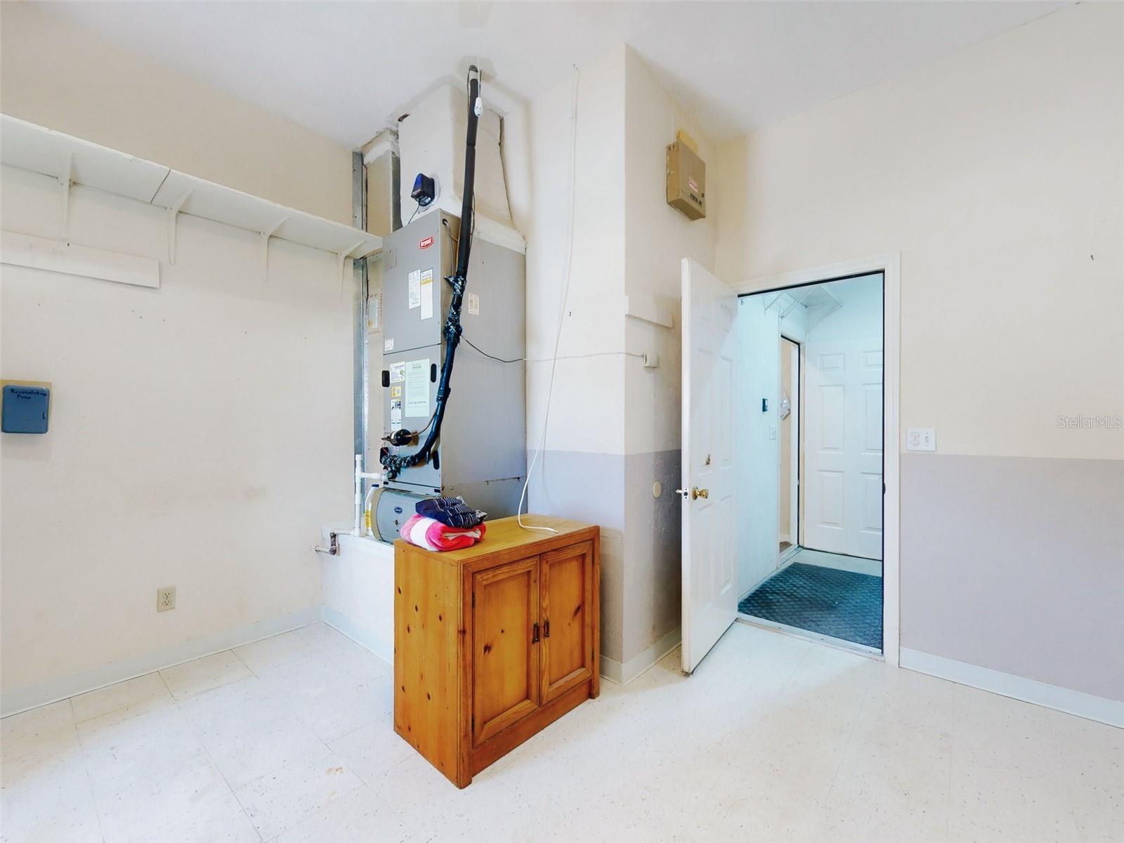 Image 16 of 81 For 134 Sea Street