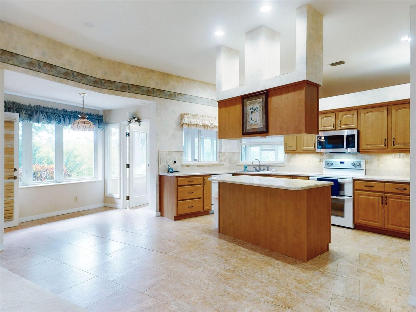 Image 18 of 81 For 134 Sea Street