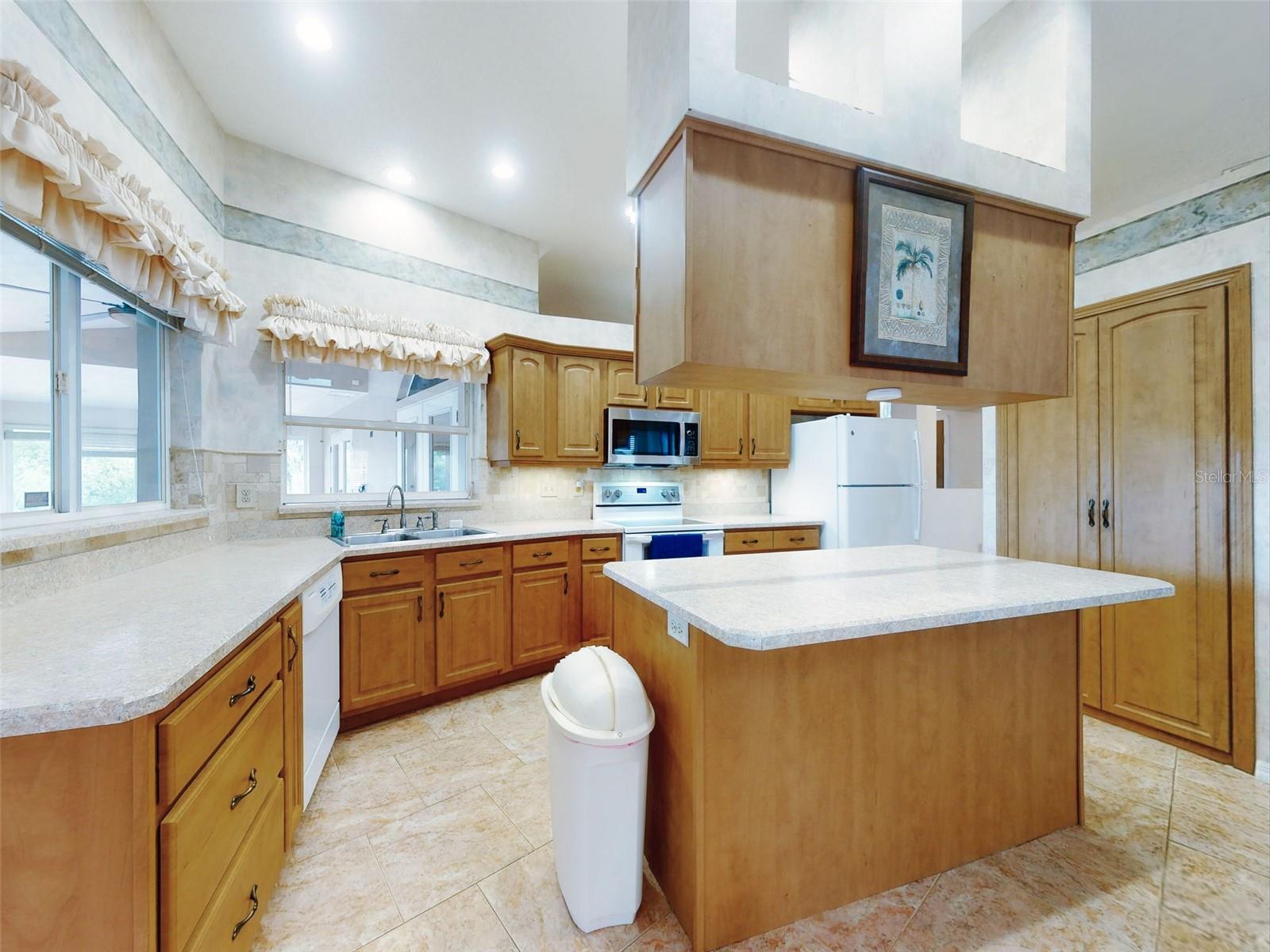 Image 19 of 81 For 134 Sea Street