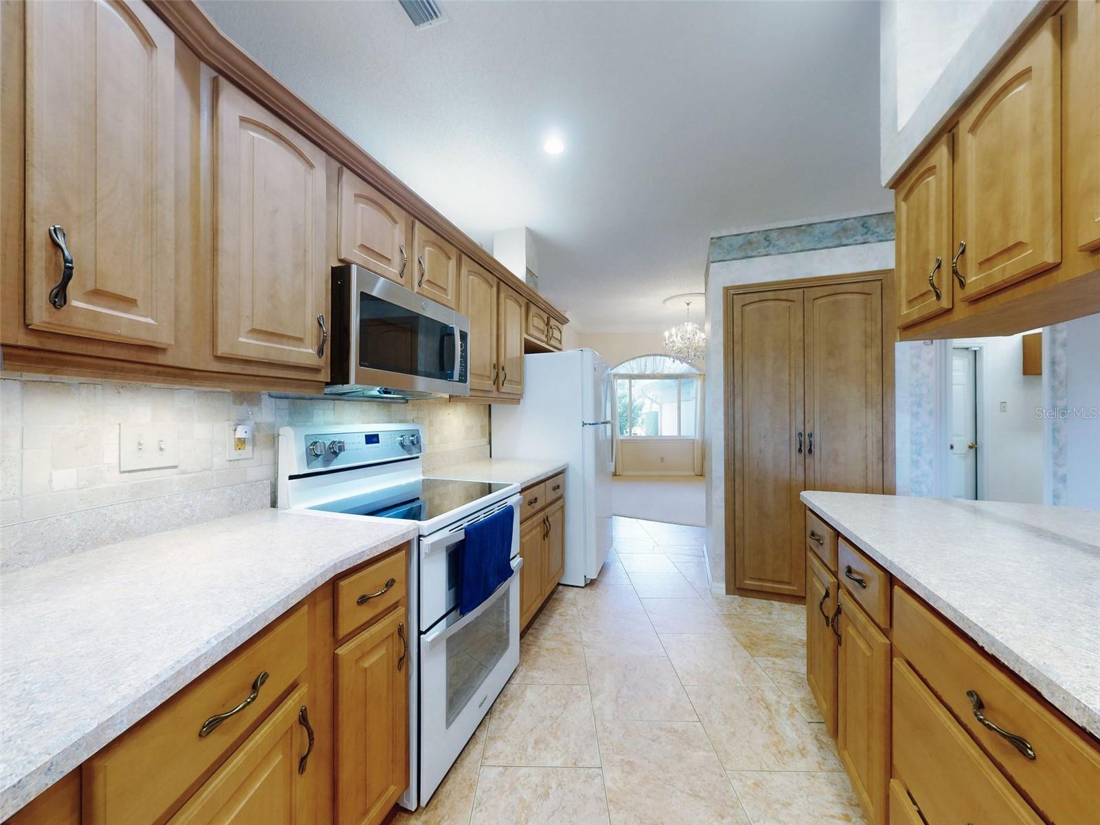 Image 20 of 81 For 134 Sea Street