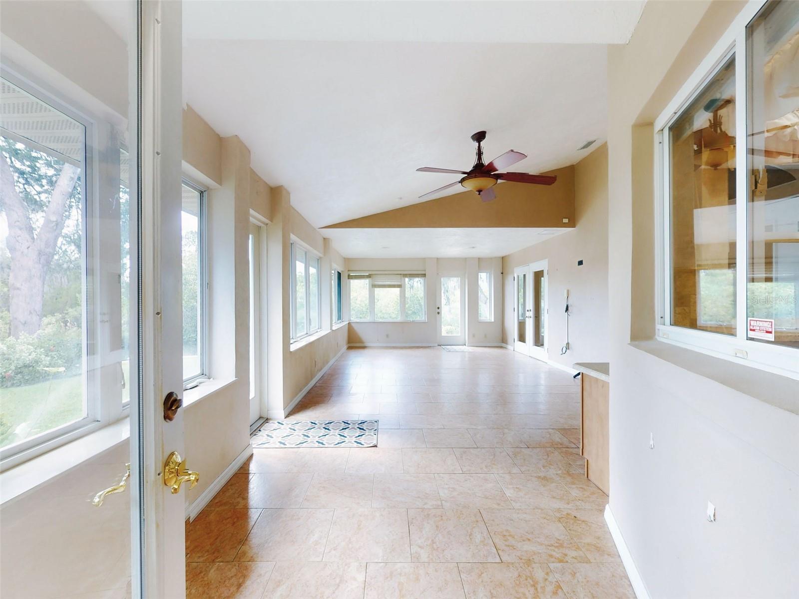 Image 23 of 81 For 134 Sea Street