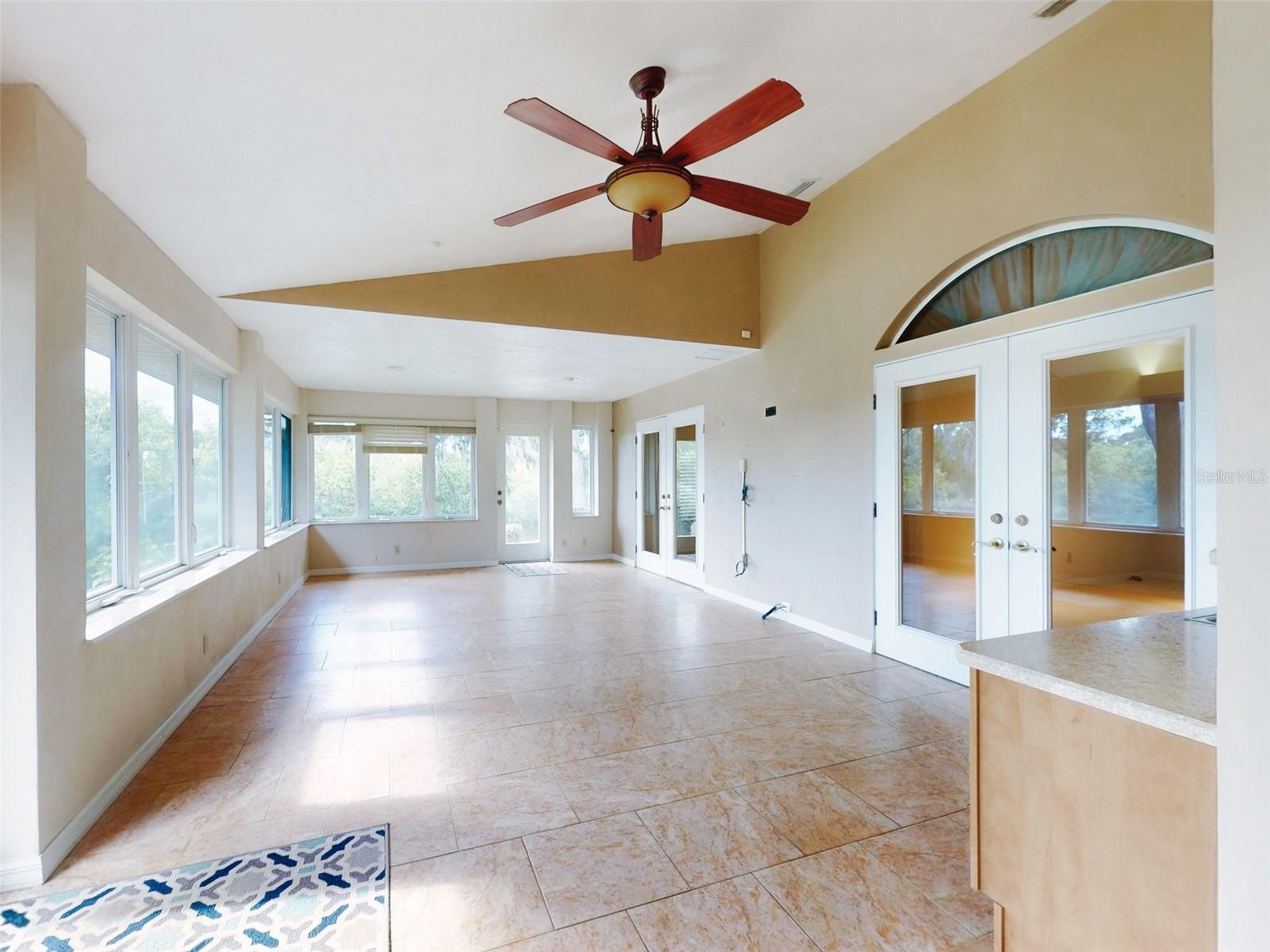 Image 24 of 81 For 134 Sea Street