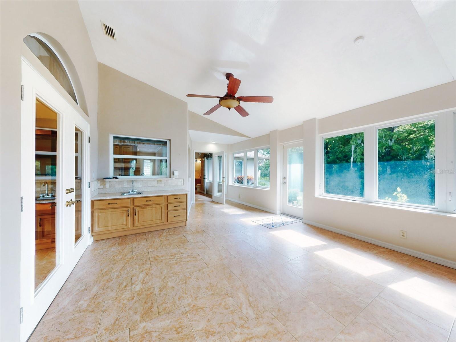 Image 26 of 81 For 134 Sea Street