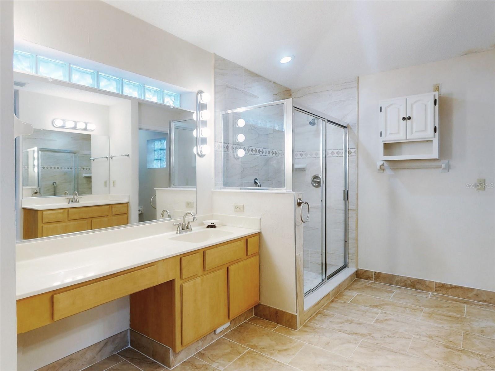 Image 50 of 81 For 134 Sea Street