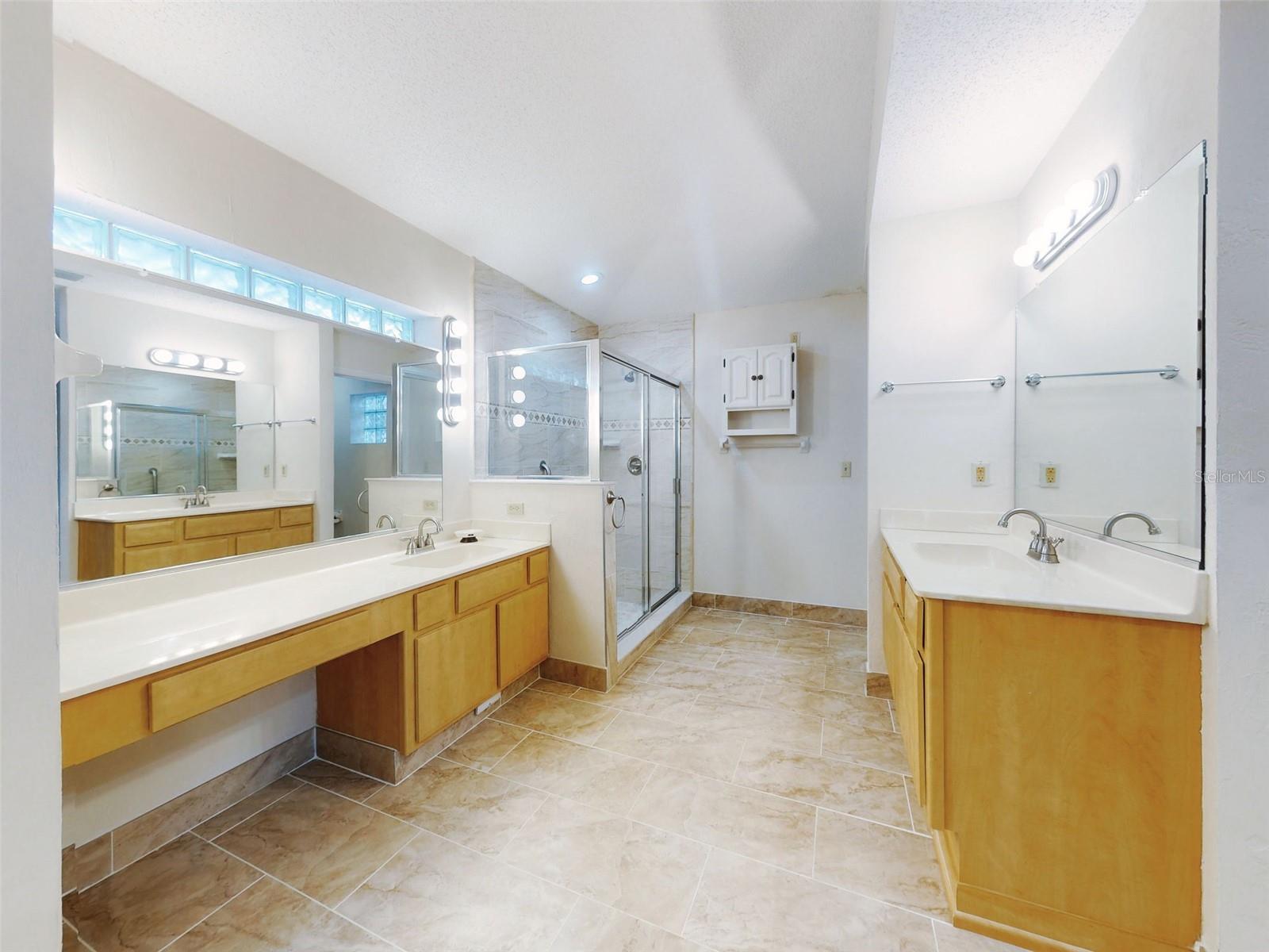 Image 56 of 81 For 134 Sea Street