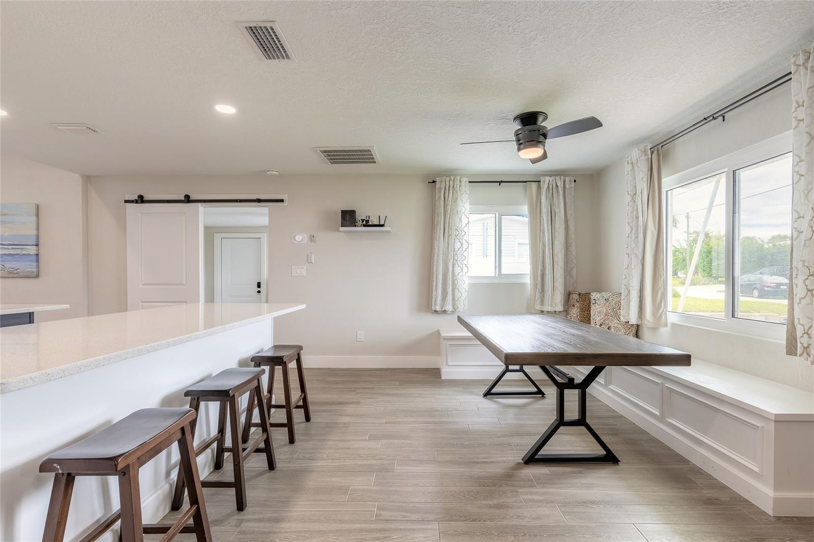 Image 12 of 35 For 8 Robben Terrace